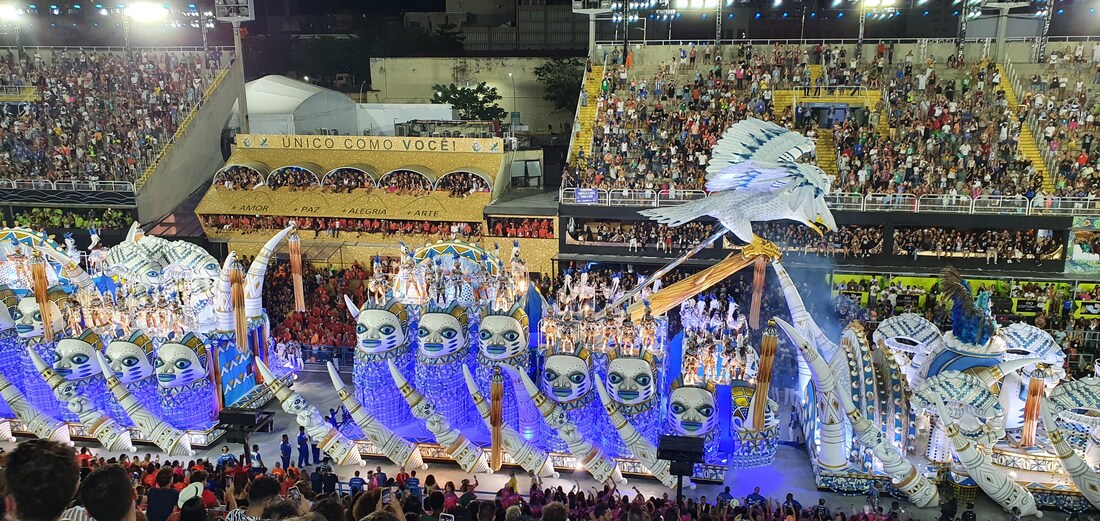 SAMBA SCHOOL PARADE, SAMBA, SAMBA SCHOOL, SAMBA SCHOOLS, SAMBA SCHOOL PARADE, SAMBA SCHOOL PARADE IN RIO, SAMBA SCHOOL PARADE SAMBODROMO, WHEN TO GO TO RIO CARNIVAL, HOW EARLY TO BE THERE  AT THE SAMBODROMO