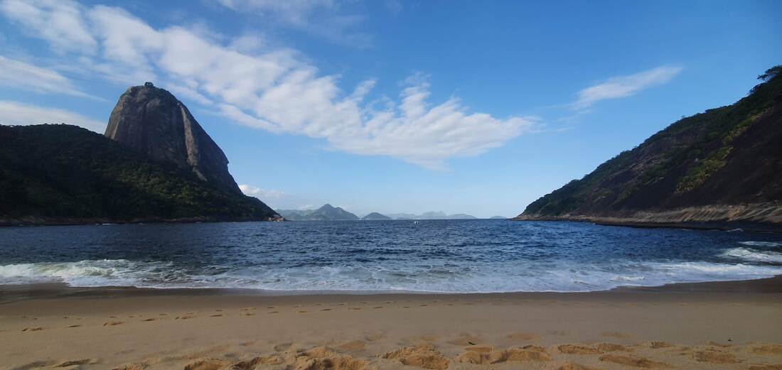 Beach Vermelha, Vermelha Beach, Sugarloaf Mountain beach, sugarloaf beach, beaches of rio, panoramic beaches