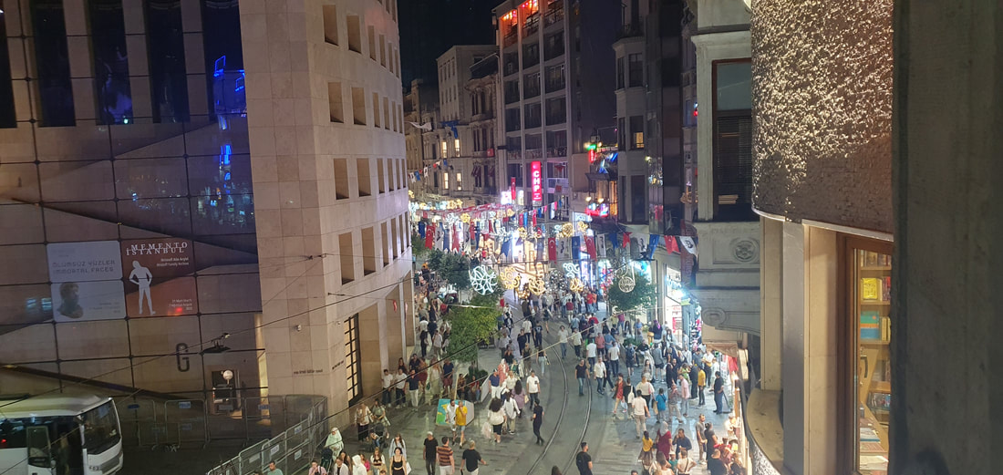 via di istiklal, istiklal street, turkish street food, istanbul street food, istanbul istiklal by night, crowded in istiklal street istanbul