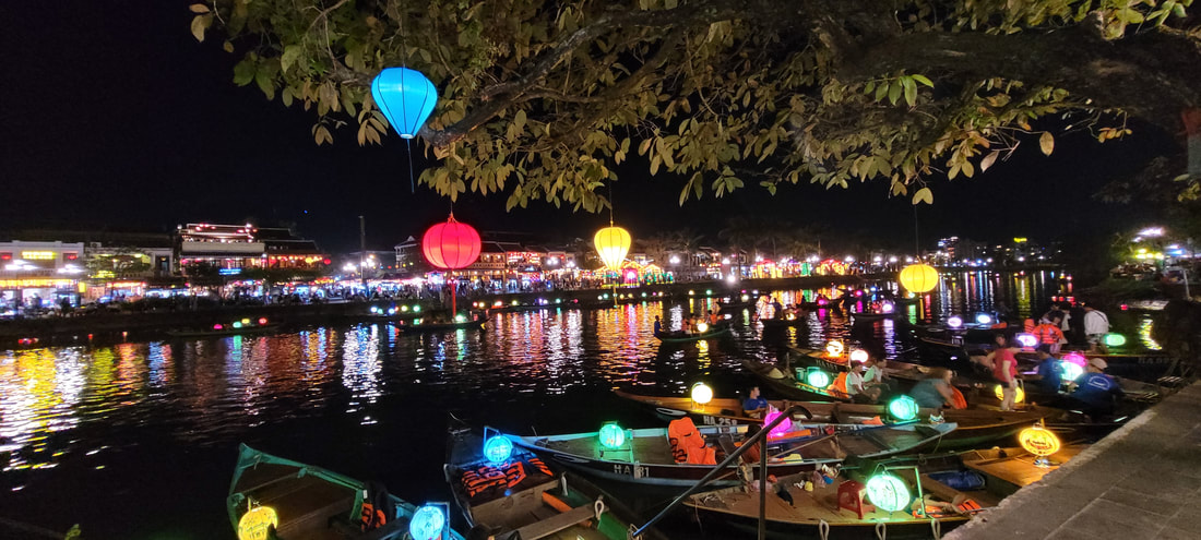 HOI AN BY NIGHT AND LANTERNS