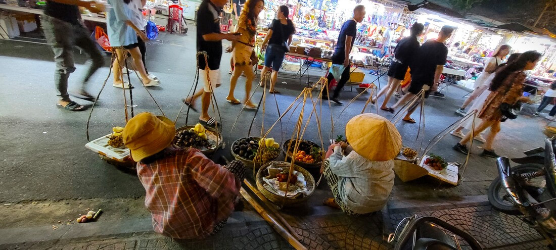 Hoi An Night Market, Night market, food in vietnam, vietnam market, night market vietnam, night market central vietnam, central vietnam food, hoi an, hoian, hoian markets, hoianfood, hoi an by night