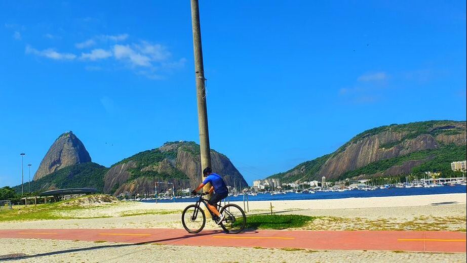 View from Botafogo, view from Botafogo Beach, botafogo beach rio de janeiro, botafogo rio de janeiro, botafogo rio de janeiro barrio, botafogo rio de janeiro bairro, Sugarloaf mountain view, sugarloaf view from botafogo, cycling in rio, cycling in botafogo