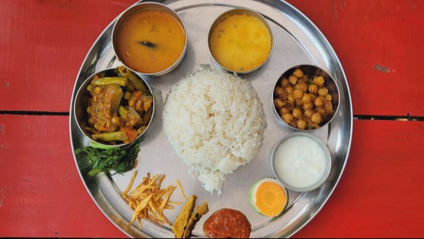 dal bhat, dal bat, piatto nazionale nepalese, nepal piatto nazionale, lentichie e riso, nepal lenticchie, nepal riso